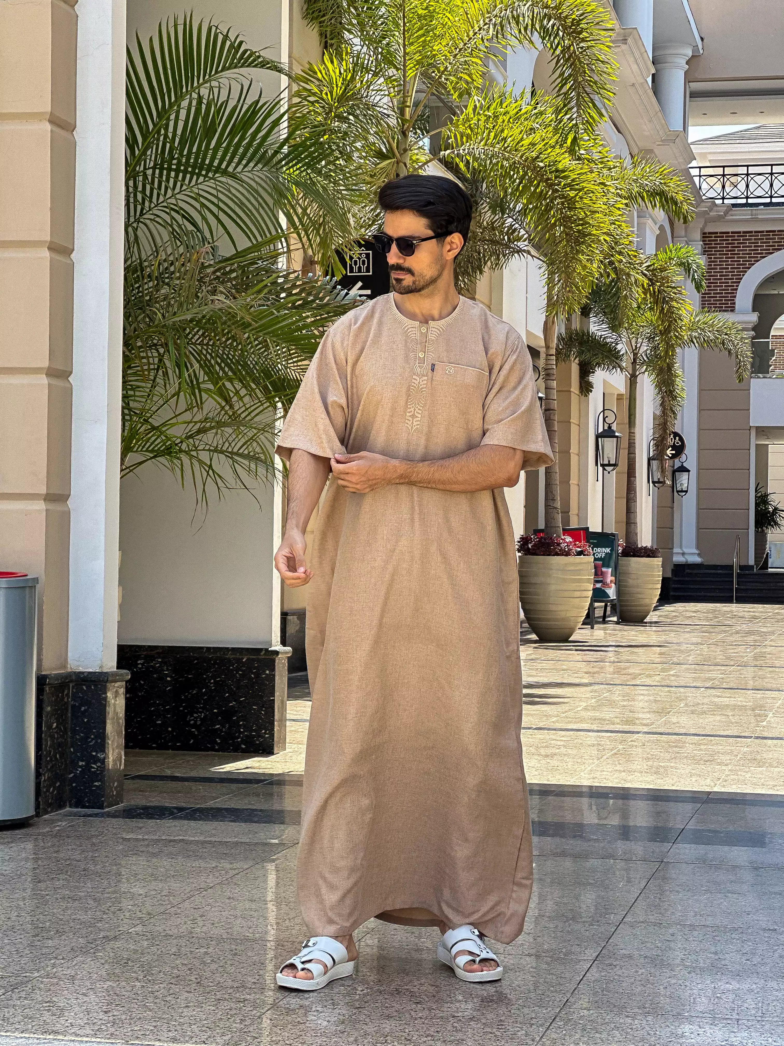 عبايه ريان نص كم كتان