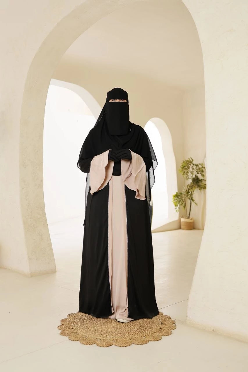 عباية  سيليا