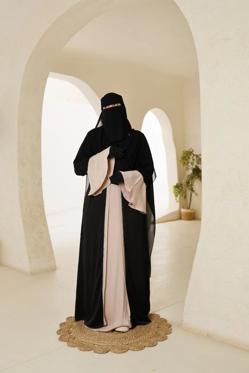 عباية  سيليا