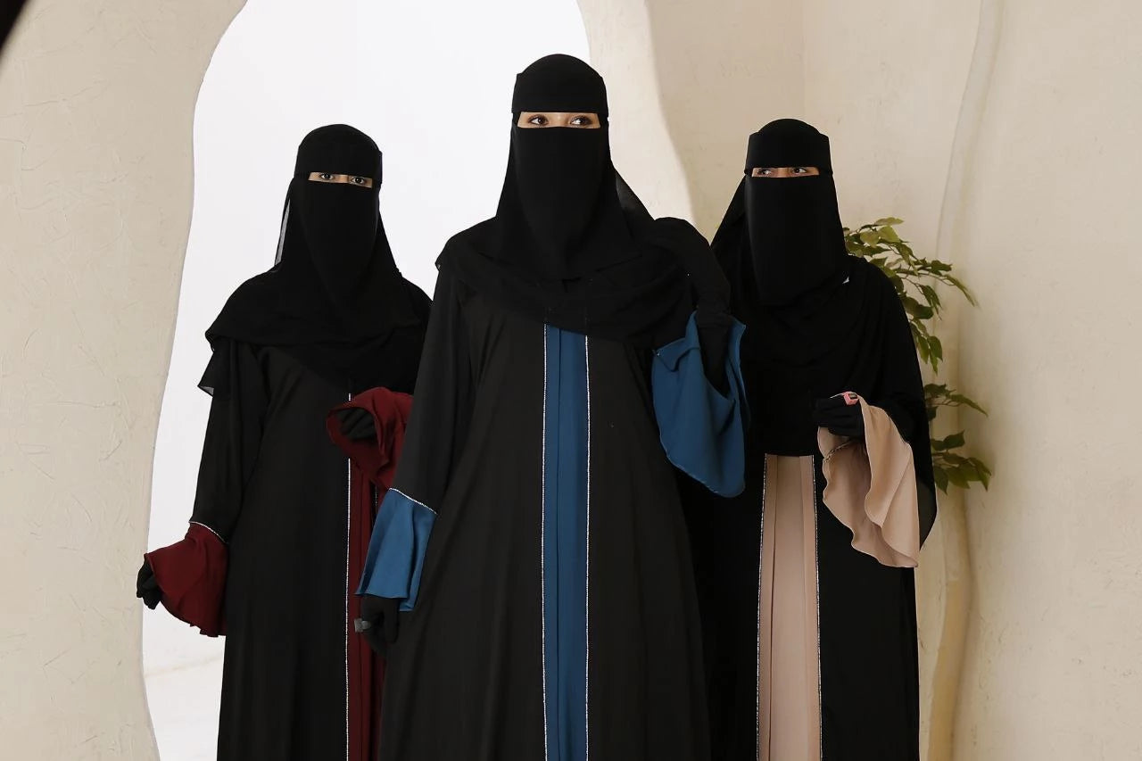 عباية  سيليا