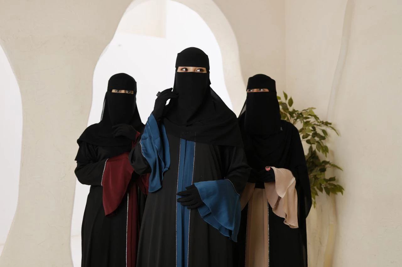 عباية  سيليا