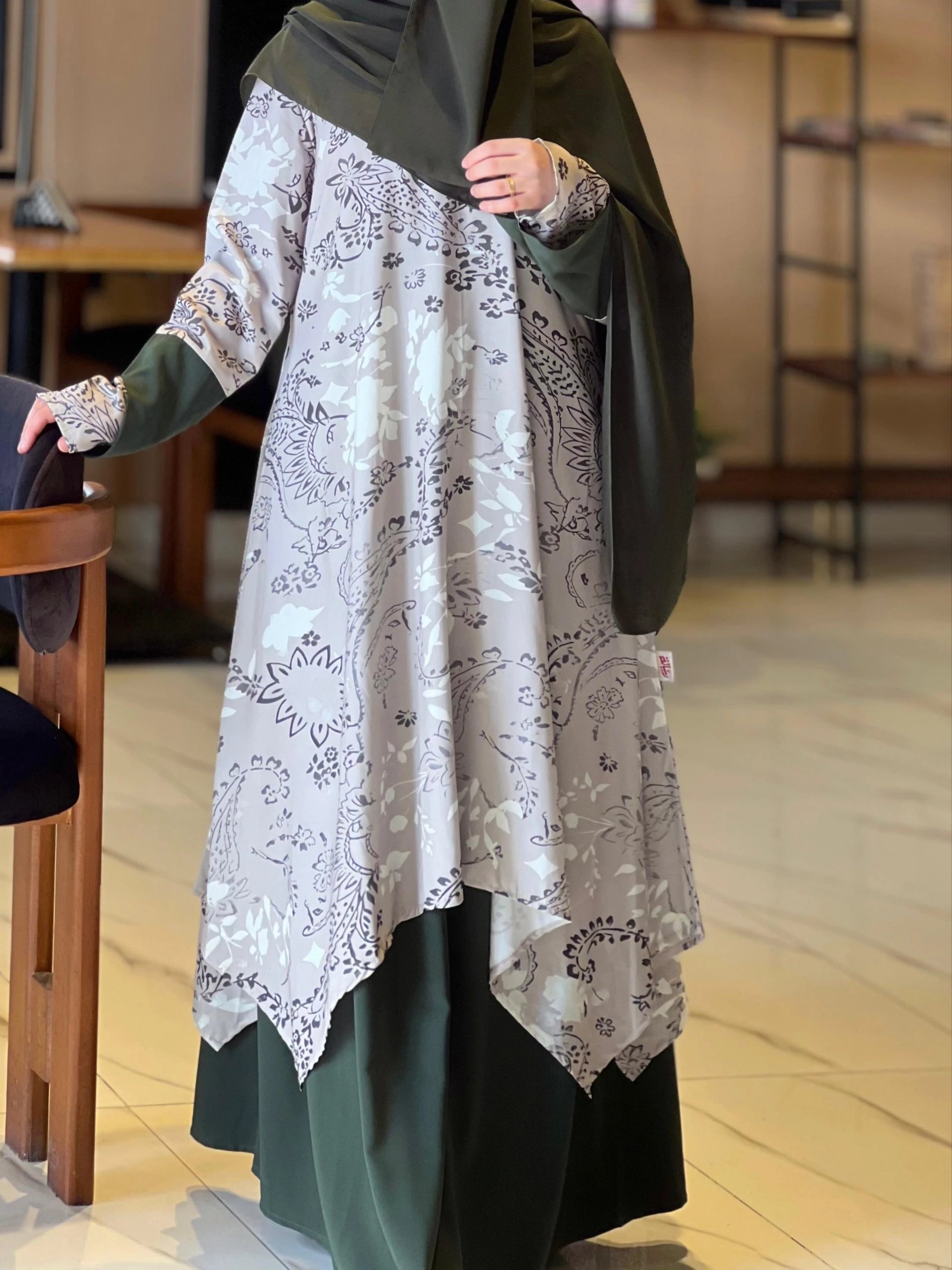 ادناء  ايثار