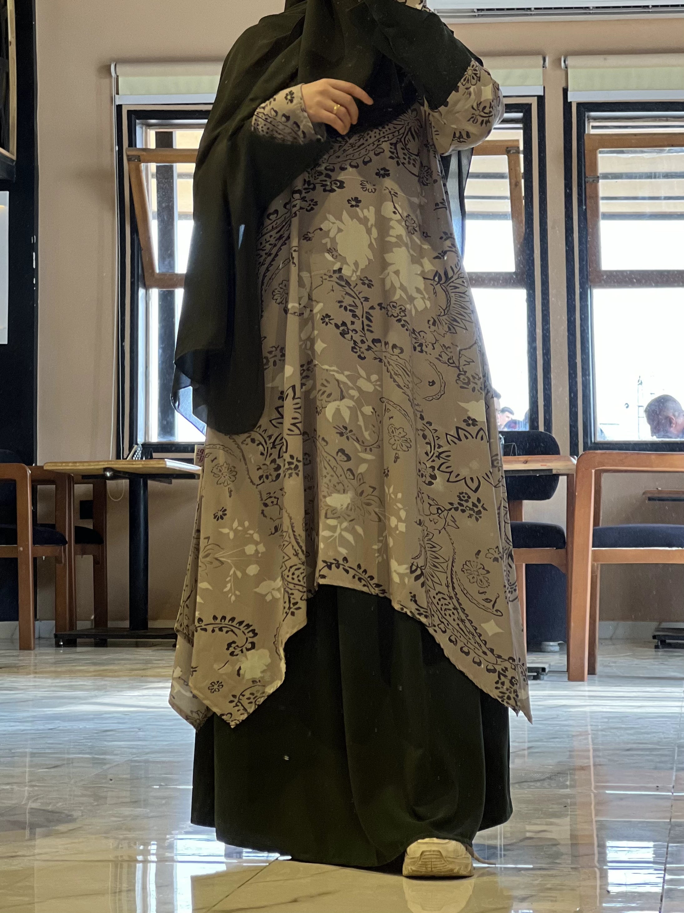 ادناء  ايثار