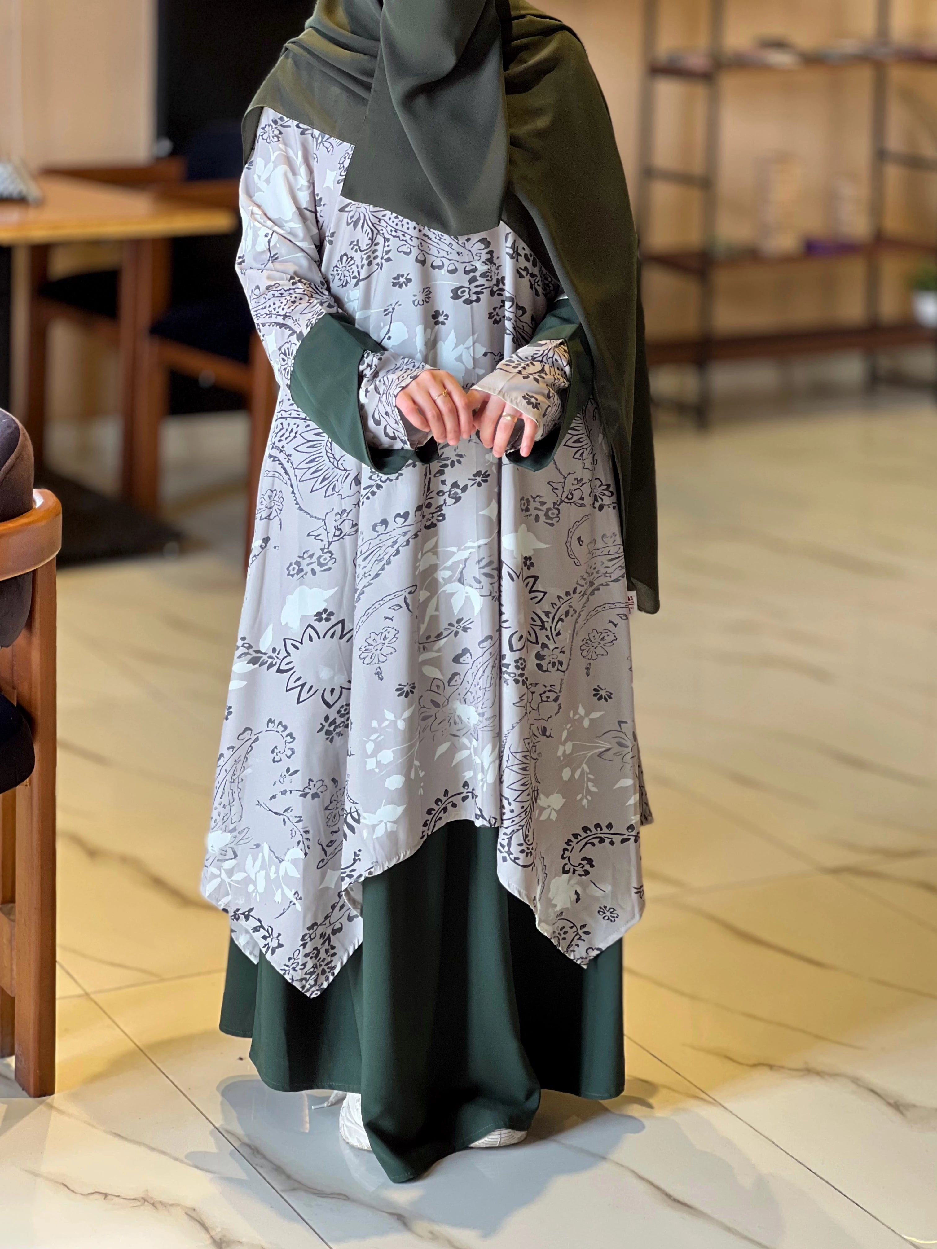 ادناء  ايثار